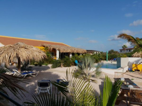 Отель Appartement Kas Barracuda at Sabal Palm Villas  Кралендейк